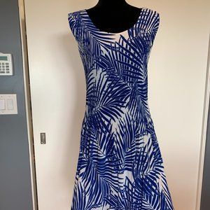 Easy to wear, flattering, floaty layered sleeveless sun dress.sz 12